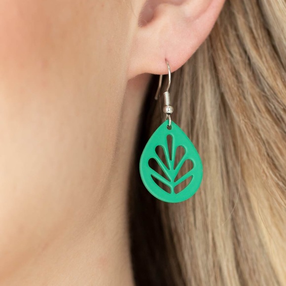 LEAF Yourself Wide Open - Green earrings - Picture 2 of 2